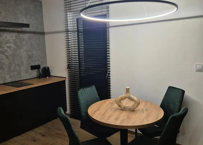 Z Prywatnym Garazem Narciarska 14h שצ'צ'ירק