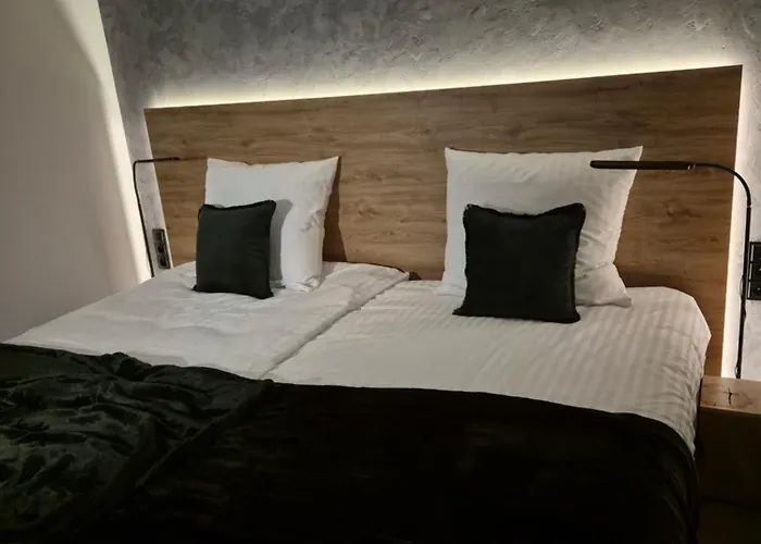 Z Prywatnym Garazem Narciarska 14h דירה