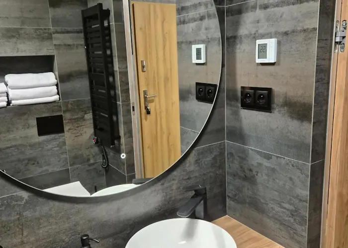 Z Prywatnym Garazem Narciarska 14h שצ'צ'ירק